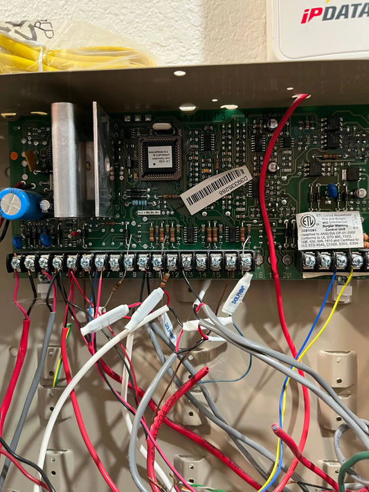 Austin Texas commercial security solutions — burglar alarm, fire alarm, access control and video surveillance by Avenger Security