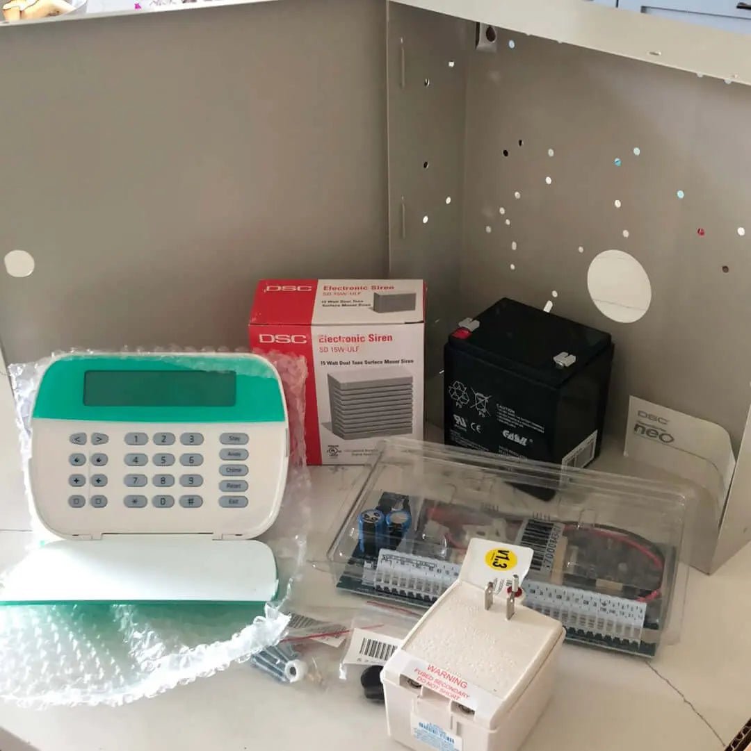 DSC neo PowerSeries Alarm System Kit - HS2032 w English LCDRF9 Keypad - Avenger Security